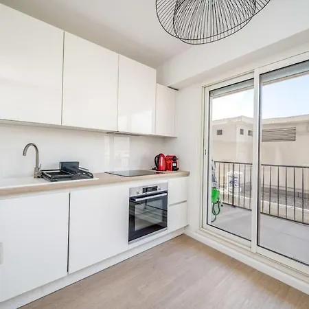 Au Calme A 10 Mn A Pieds Du Centre, Apercue - Parking Gratuit Lägenhet *